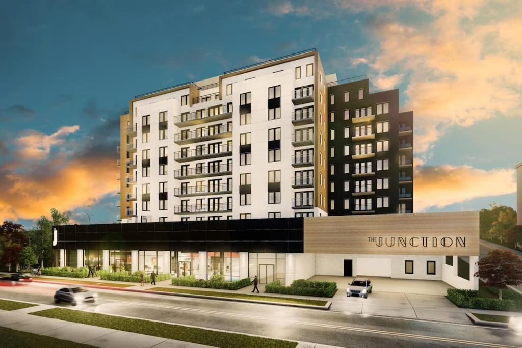 Luxurious Modern 2Br Condo Sleeps 5 Coffee, Ac, Wifi Halifax Luaran gambar